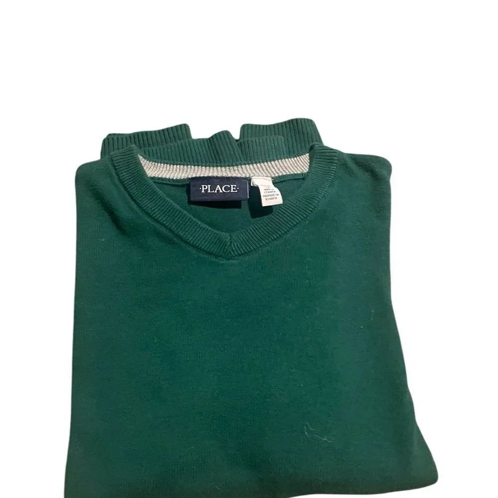 The Children’s Place size medium boys Green Sweater excellent condition size L